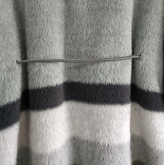 Vintage Daks Faux Fur Coat ( Rare Find) - Picture 3 of 12